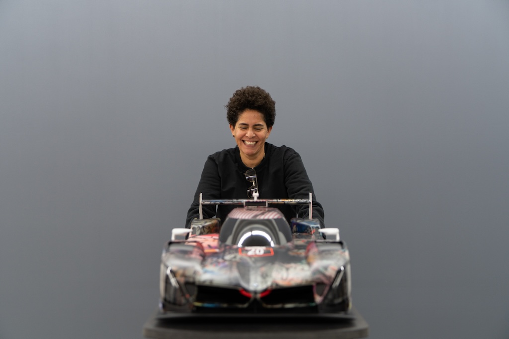 BMW Art Car #20 afsløret i Paris – skal køre på Le Mans
(Foto: BMW AG)